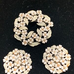 Floral White and Gold Brooch and Earring Set